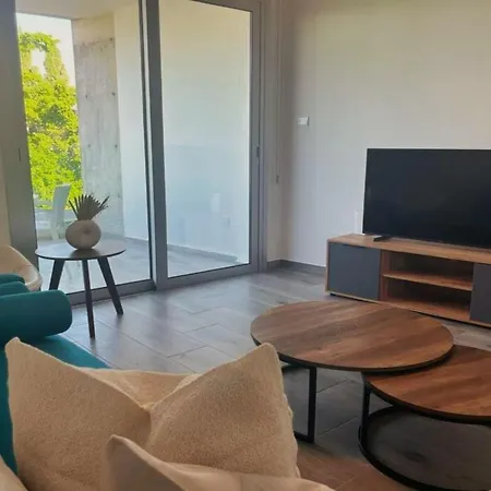 Phaedrus Living Coral Aura *